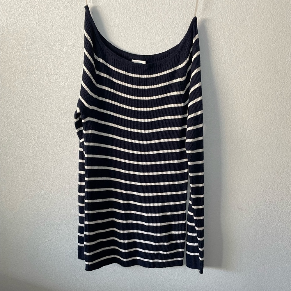 Medium Old Navy Navy Blue and White Long Sleeve Slightly Off the Shoulder